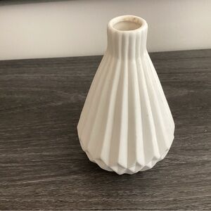 Geometric Porcelin,ceramic modern design with distinct ribbed/pleated texture